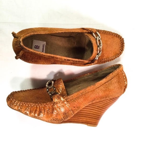 NWOB! Bakers Suede With Gold Glitter Wedges - Picture 3 of 5